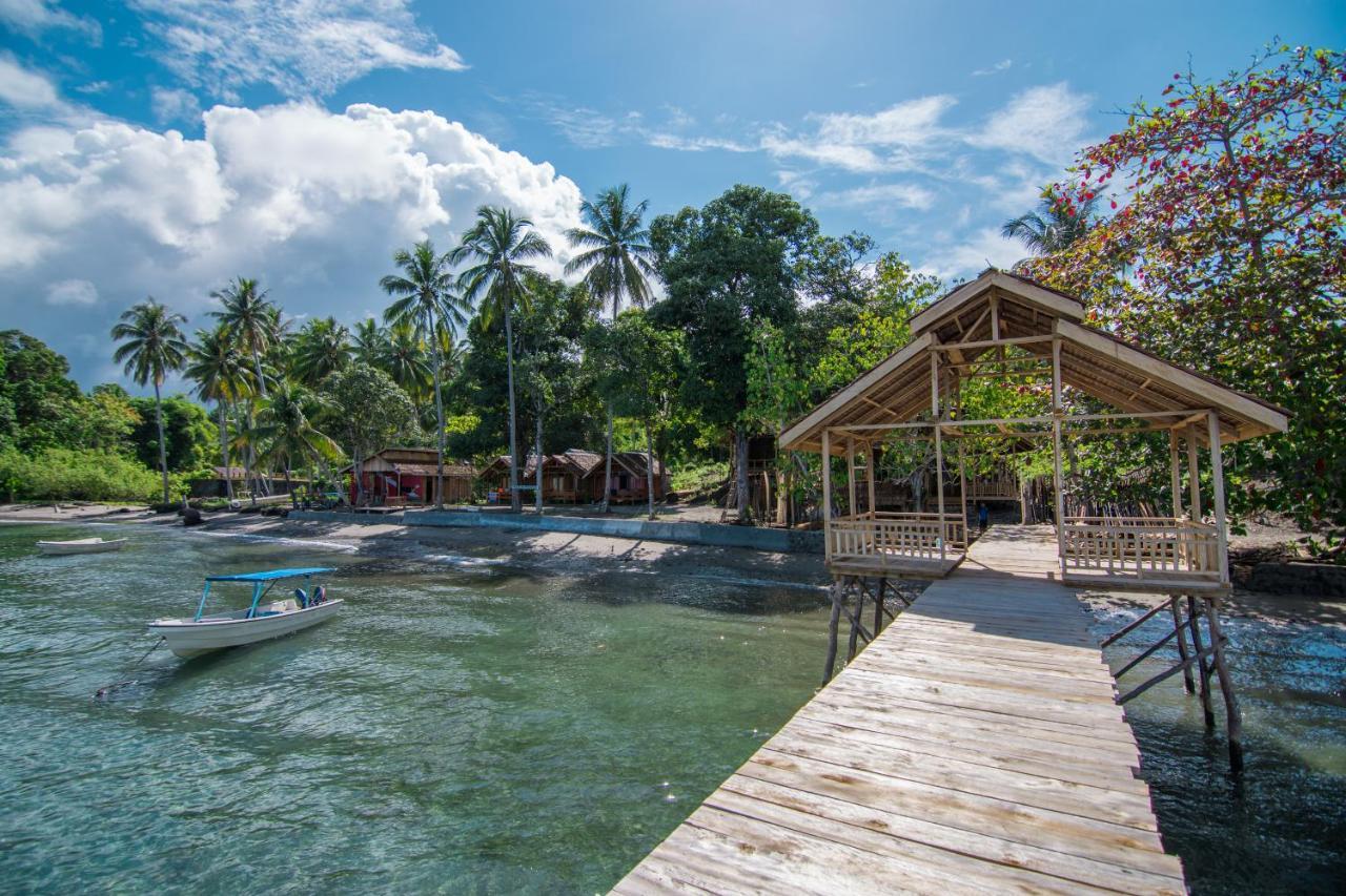 Pristine Paradise Dive Resort Una Una Pulau Unauna Exterior foto